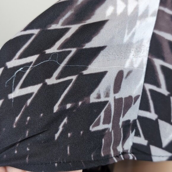 3/$20 Dex Split Back Tunic Blouse Ombre Geometric Short Sleeve Grey Dolman Top - Picture 13 of 15